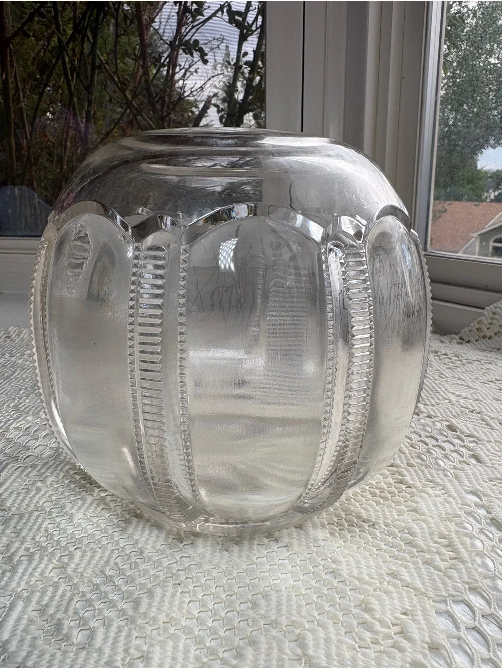 Clear Glass Decorative Rose Bowl Vase - Classic Ribbed Design